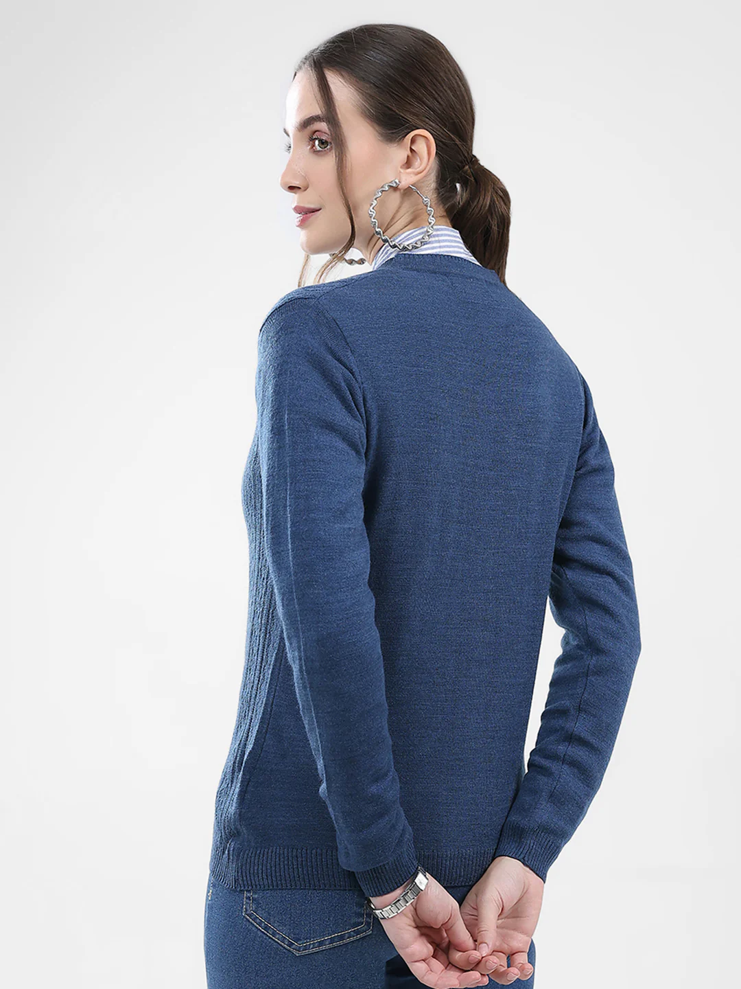 Women Blue Self Design V Neck Full Sleeve Cardigan - Image 5