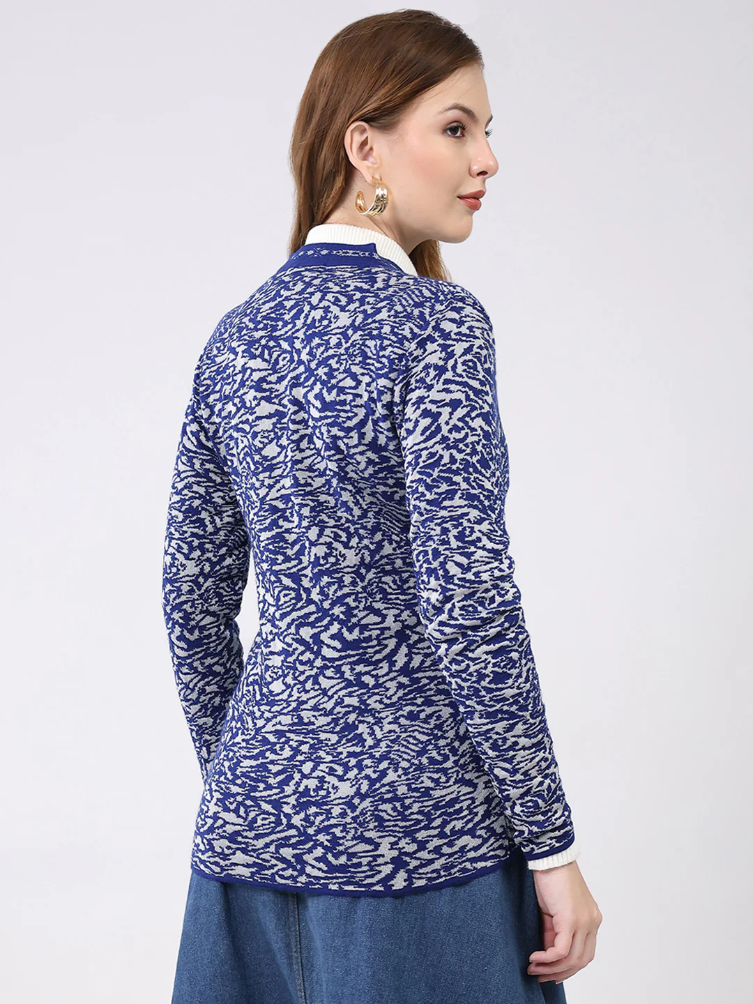 Women Blue Self Design V Neck Full Sleeve Cardigan - Image 5