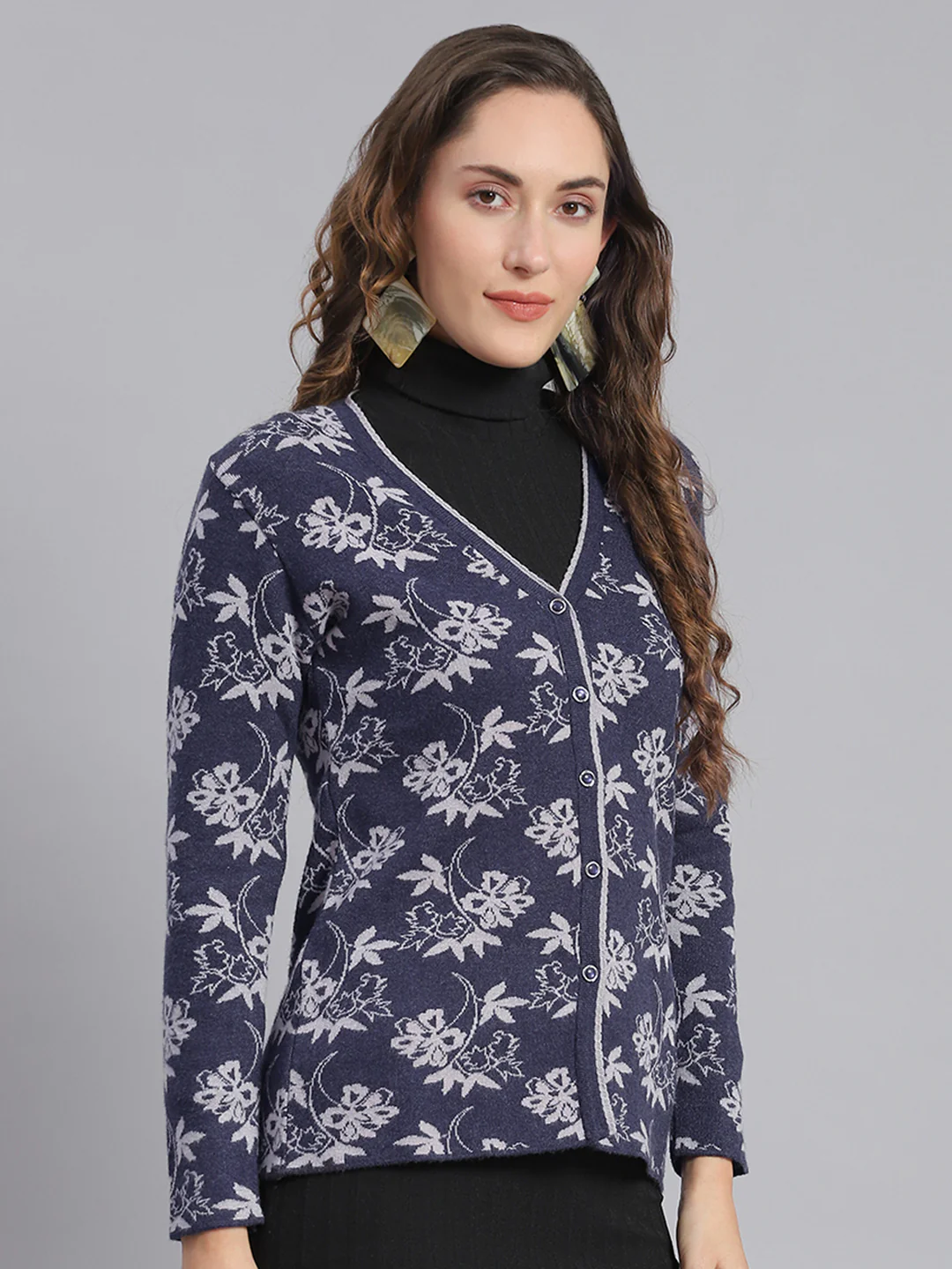Women Blue Self Design V Neck Full Sleeve Cardigans - Image 4
