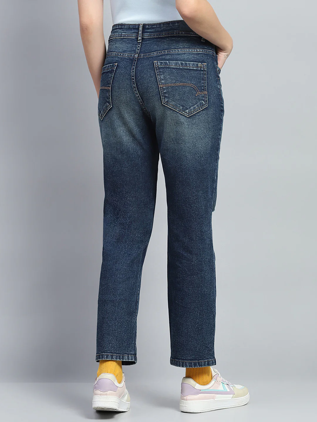 Women Blue Solid Mild Distressed Straight Fit Denim - Image 5