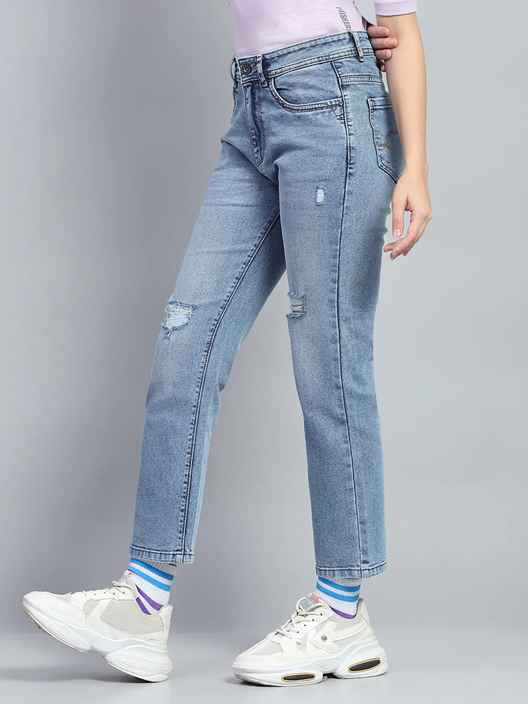 Women Blue Solid Mild Distressed Straight Fit Denim - Image 3