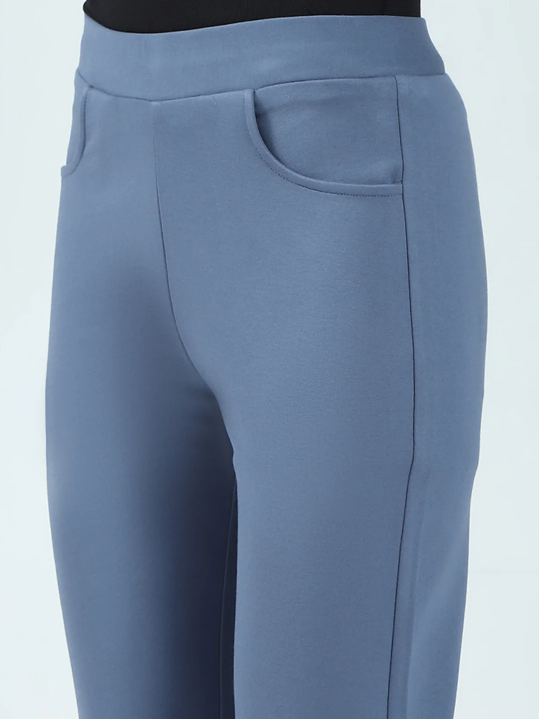 Women Blue Solid Regular Fit Jegging - Image 6