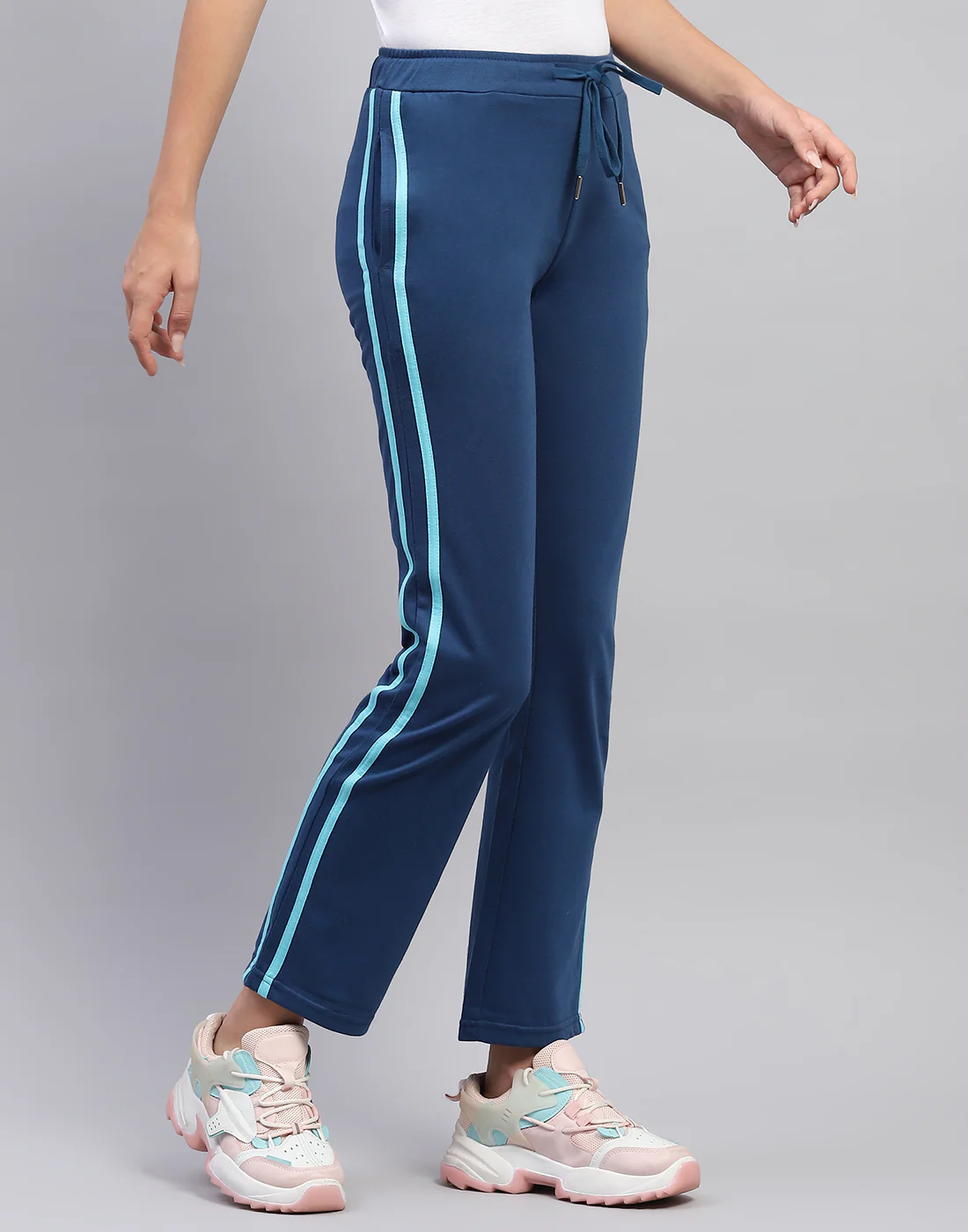 Women Blue Solid Regular Fit Lower - Image 4
