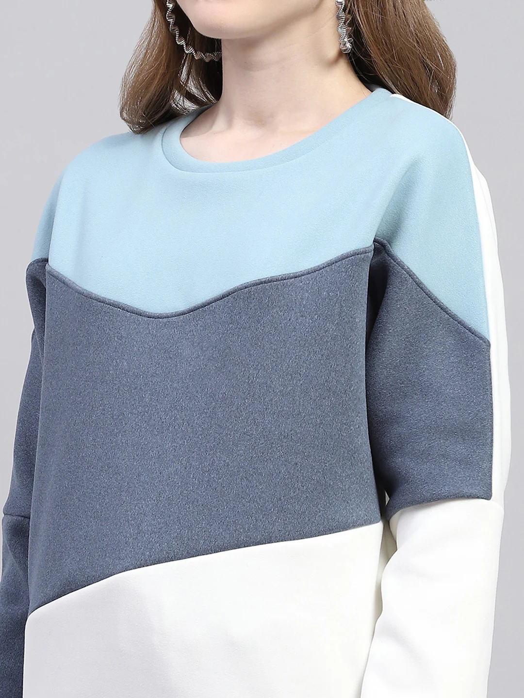Women Blue Solid Round Neck Full Sleeve Tracksuit - Image 7