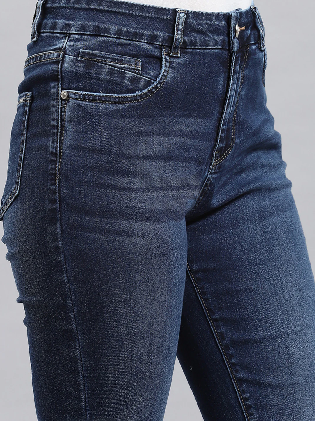 Women Blue Solid Slim Fit Denims - Image 6