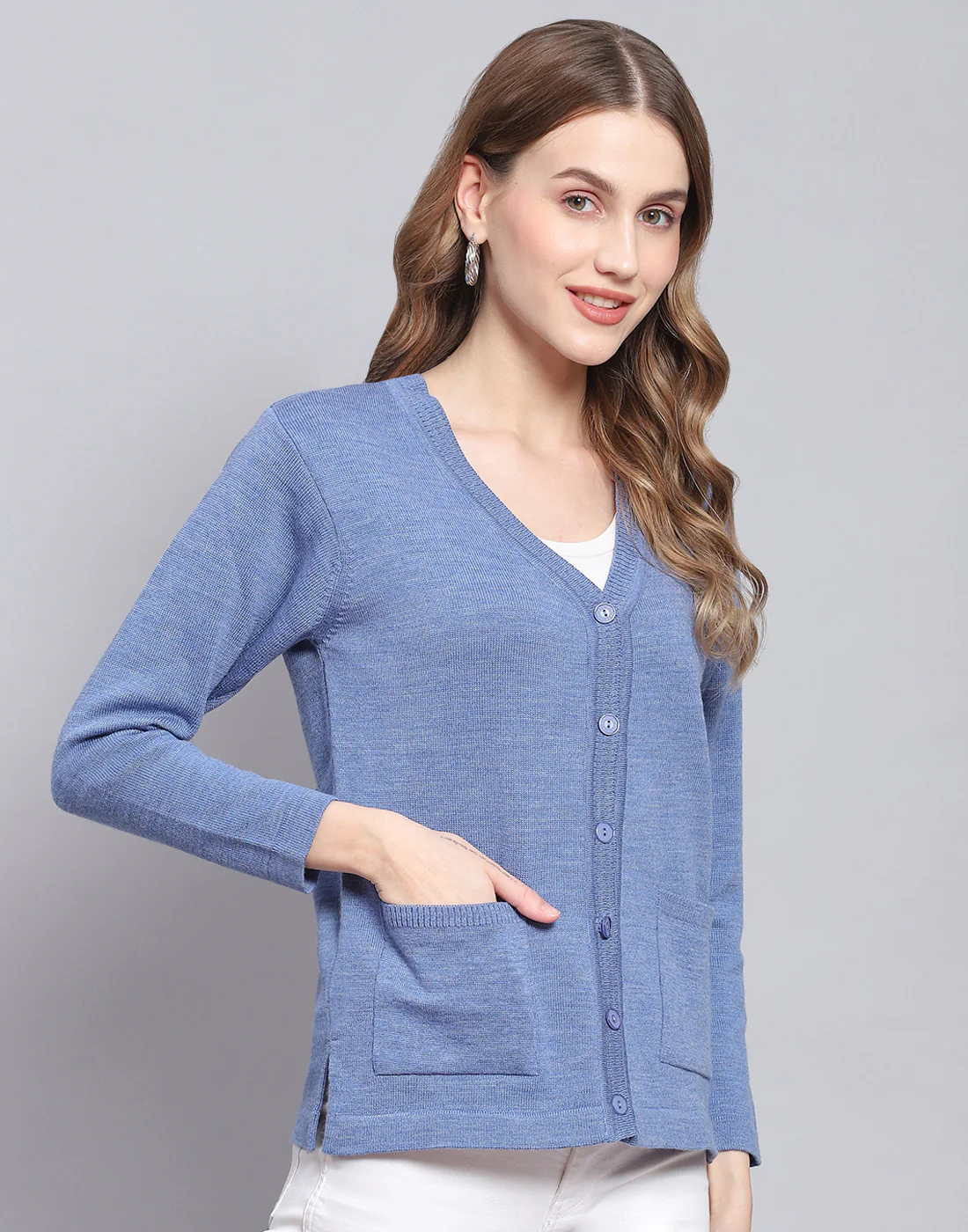 Women Blue Solid V Neck Full Sleeve Cardigan - Image 4