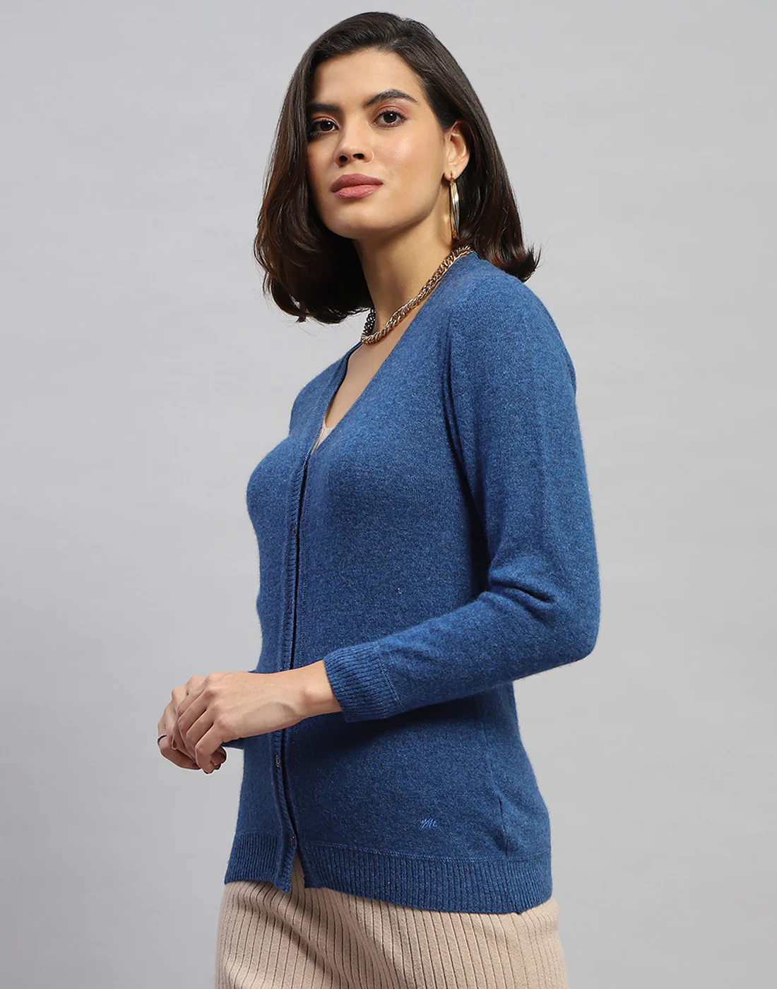 Women Blue Solid V Neck Full Sleeve Cardigan - Image 3