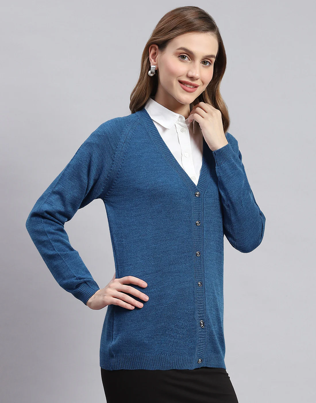 Women Blue Solid V Neck Full Sleeve Cardigans - Image 5