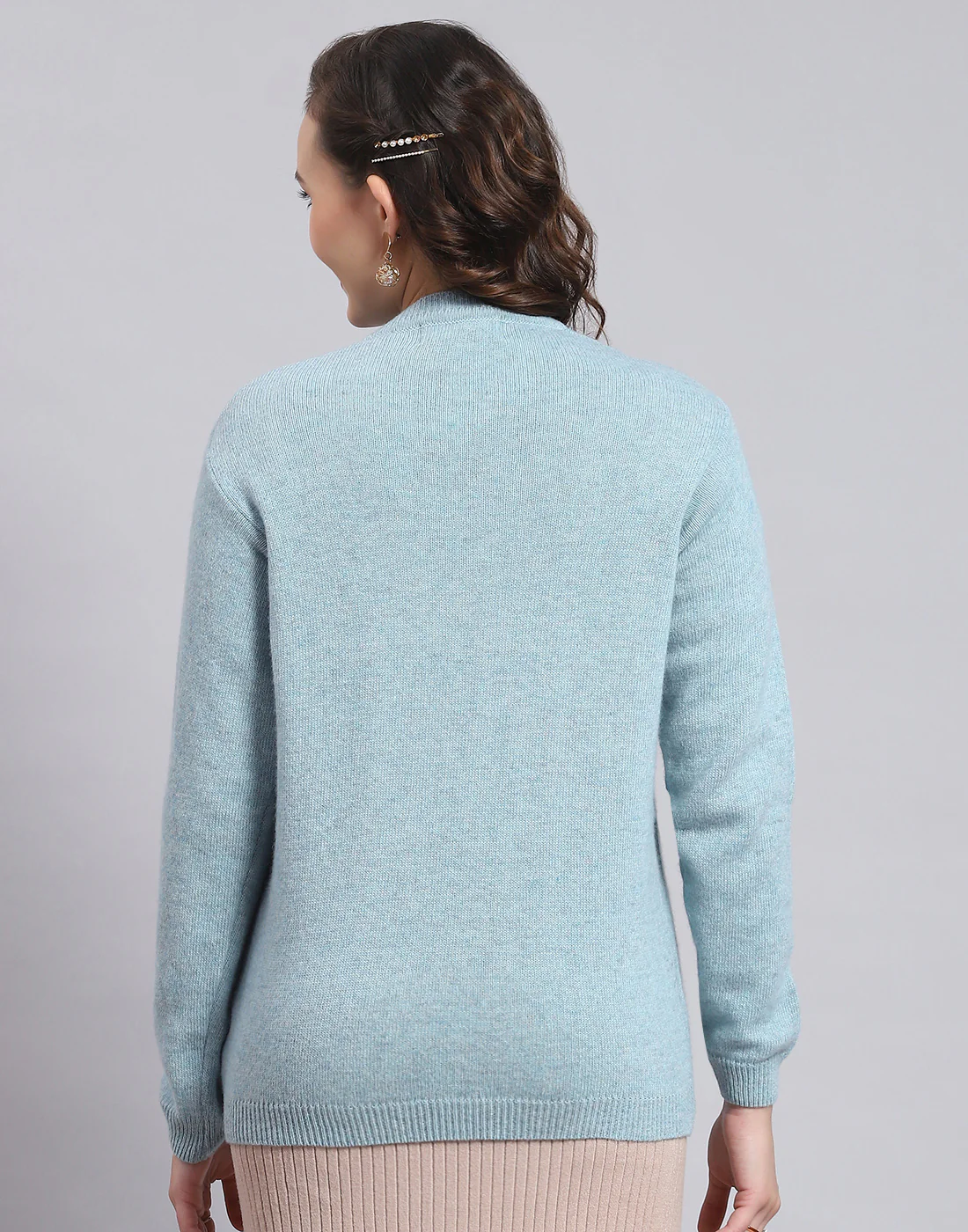 Women Blue Solid V Neck Full Sleeve Sweater - Image 5