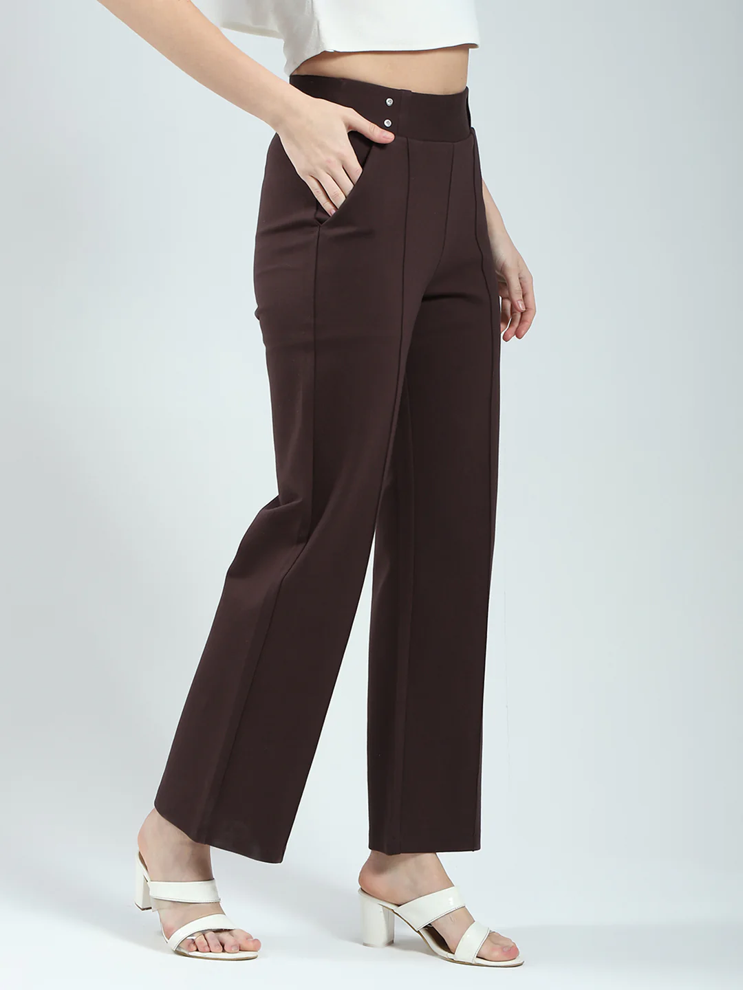 Women Brown Plain Regular Fit Jegging - Image 4