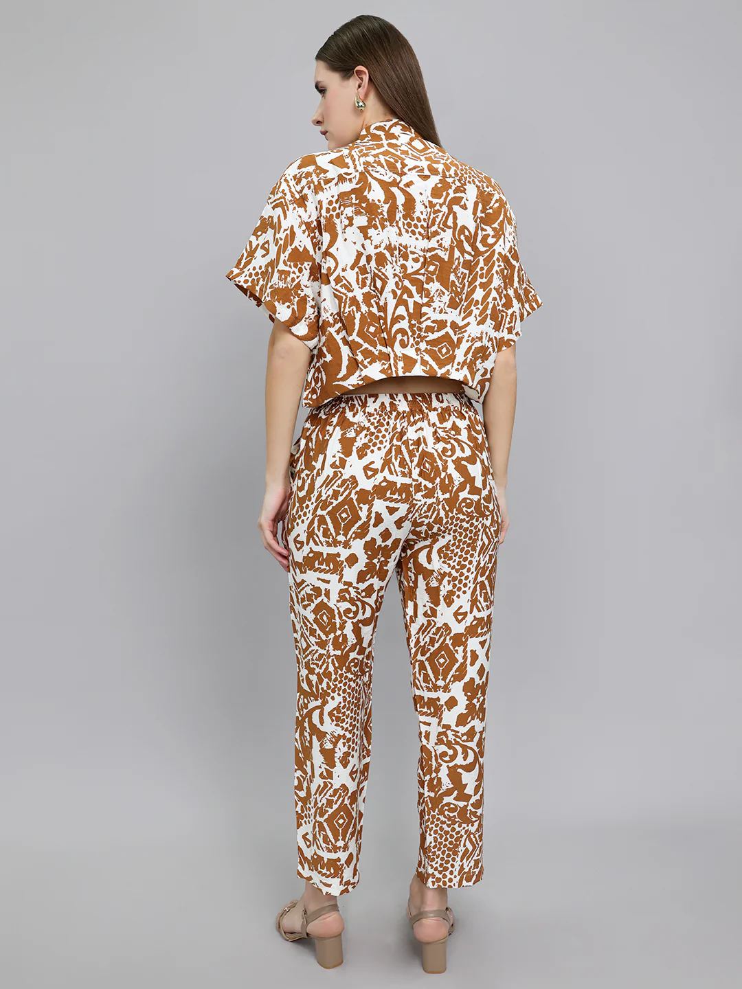 Women Brown Printed Collar Half Sleeve Cords Set - Image 4