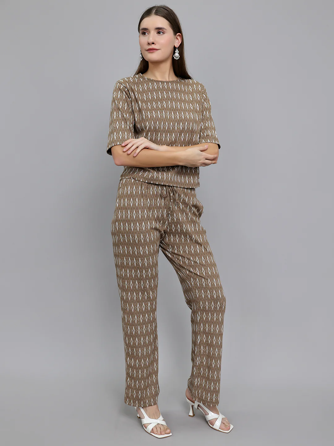 Women Brown Self Design Round Neck Half Sleeve Cords Set - Image 3