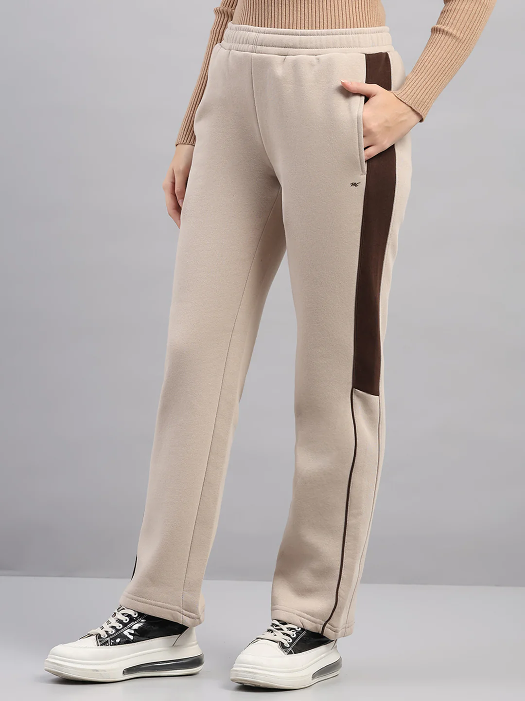 Women Brown Solid Hooded Full Sleeve Winter Tracksuit - Image 7