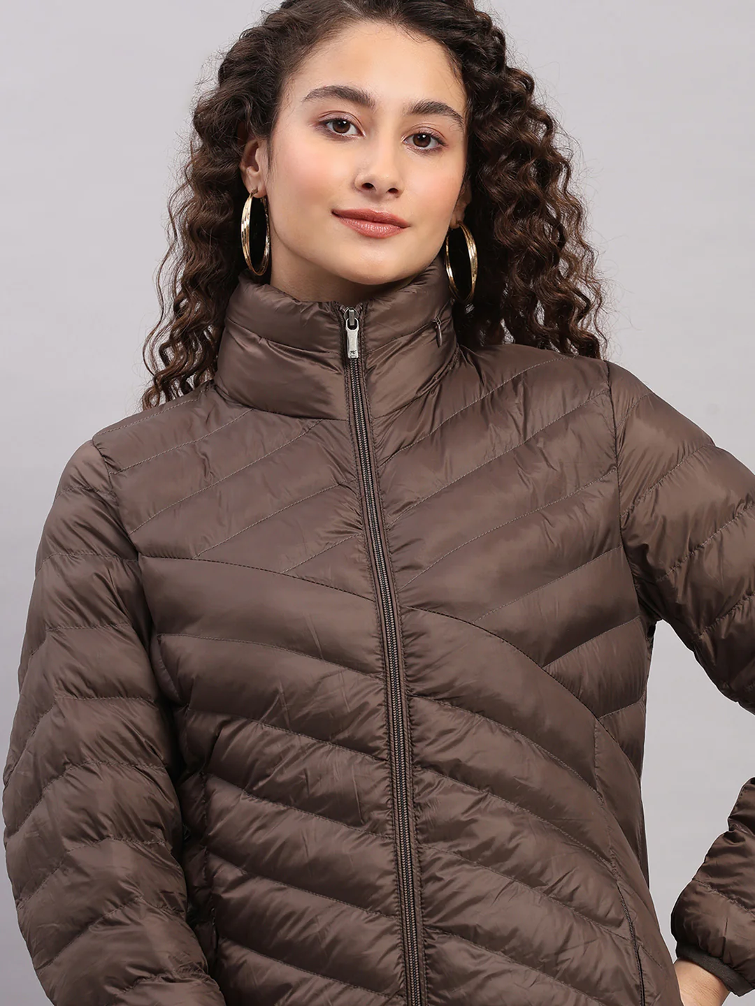 Women Brown Solid Hooded Lightweight Packable Jacket - Image 7