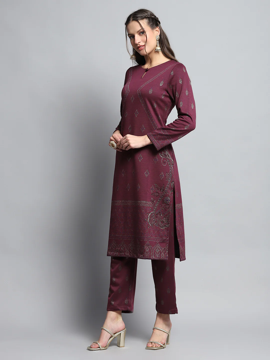 Women Burgundy Self Design Round Neck Full Sleeve Kurti Set for Winter - Image 4