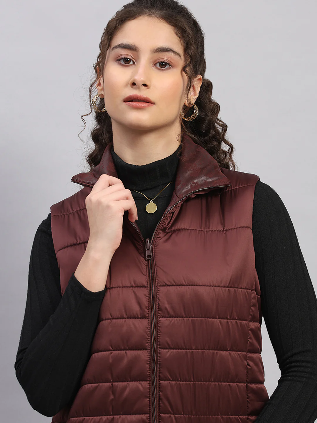 Women Burgundy Solid Collar Sleeveless Jacket - Image 10