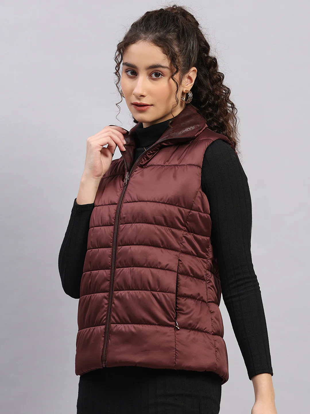 Women Burgundy Solid Collar Sleeveless Jacket - Image 3