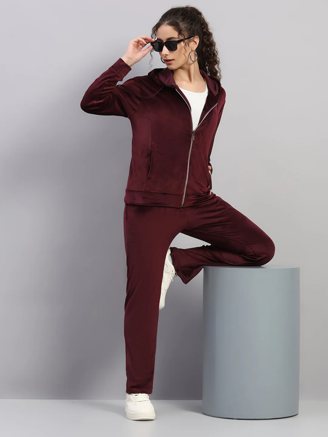 Women Burgundy Solid Hooded Full Sleeve Winter Tracksuit - Image 2