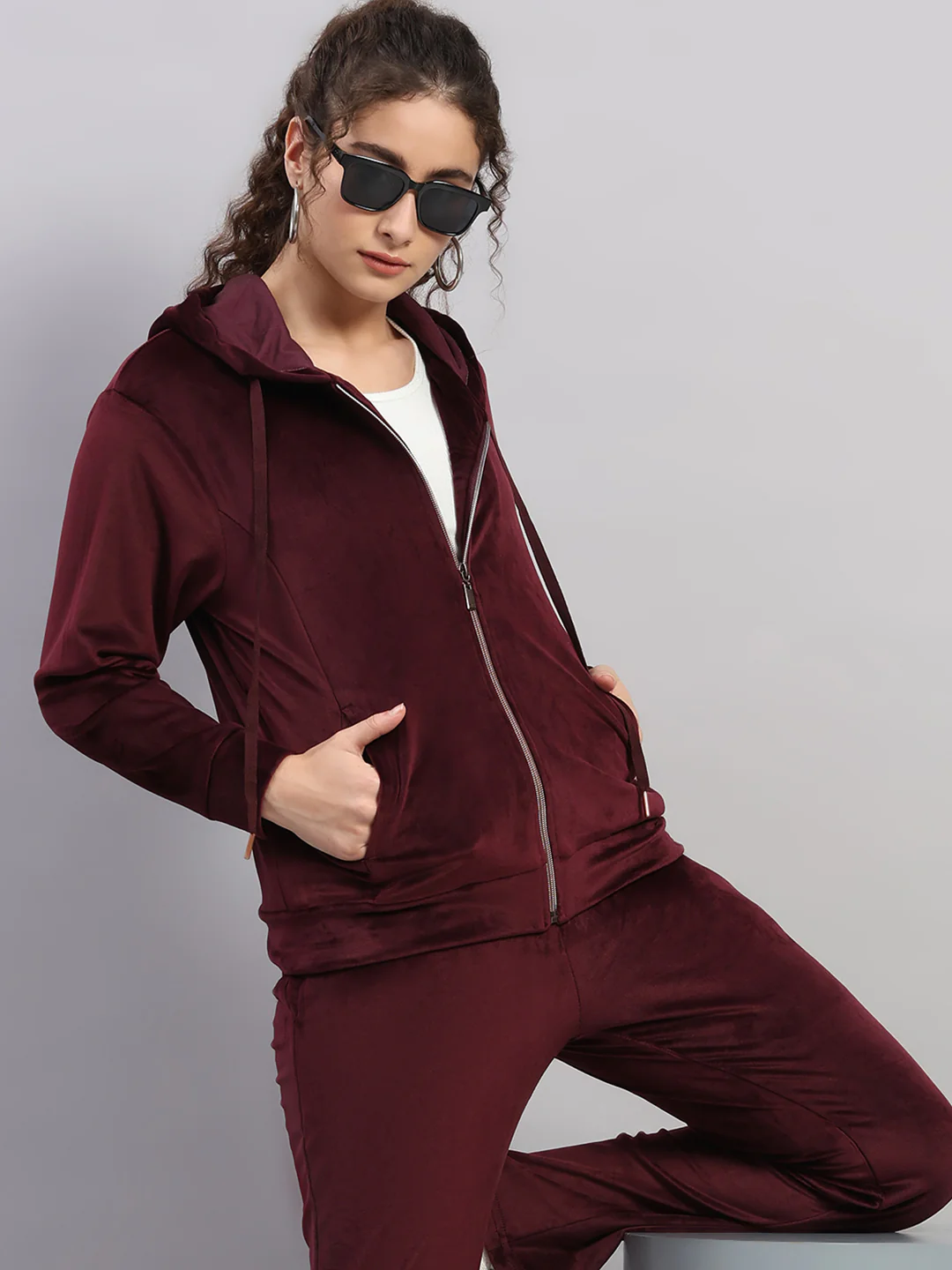 Women Burgundy Solid Hooded Full Sleeve Winter Tracksuit - Image 6