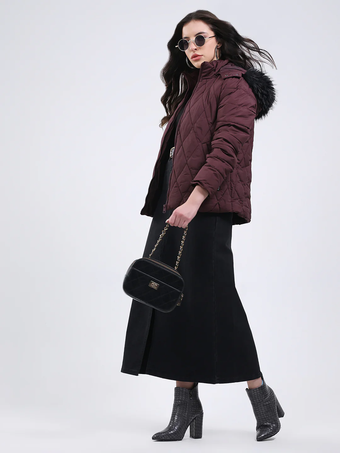 Women Burgundy Solid Hooded USB Intelligent Heating Jacket - Image 2