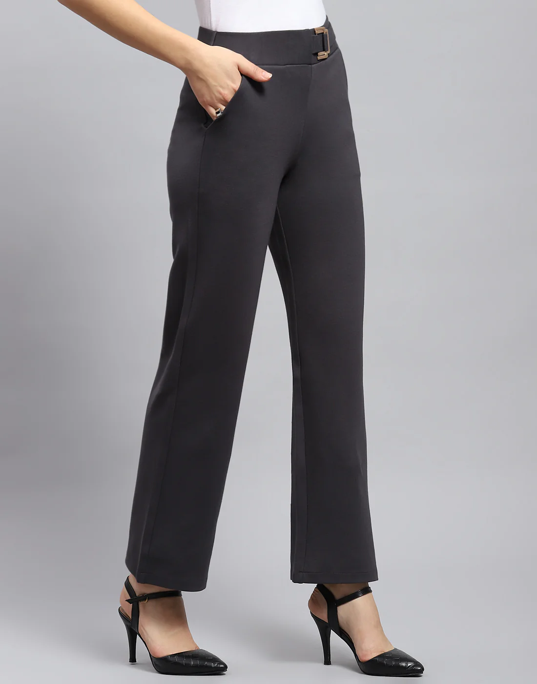 Women Charcoal Solid Regular Fit Trouser - Image 4