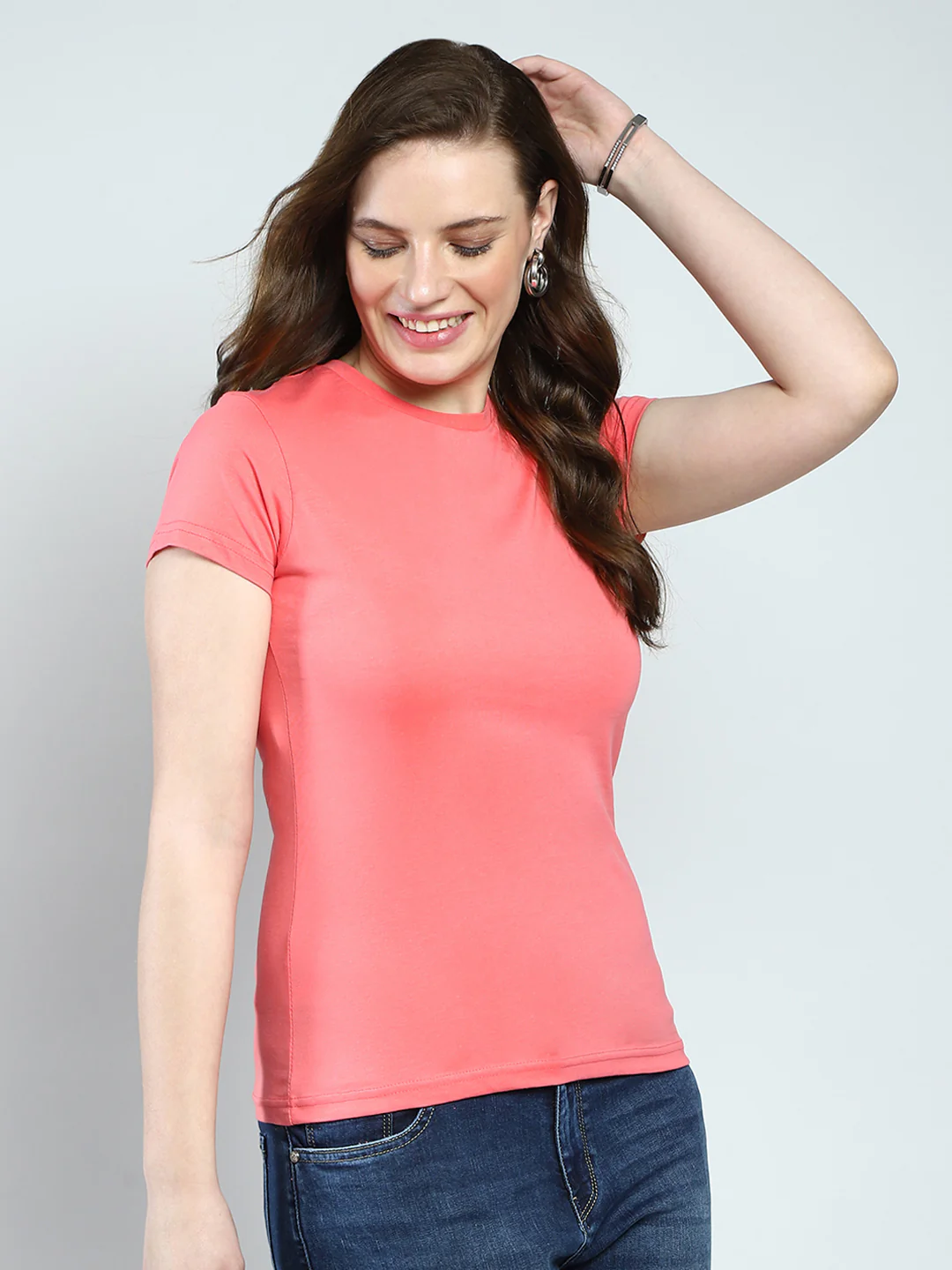 Women Coral Solid Round Neck Half Sleeve Top - Image 4