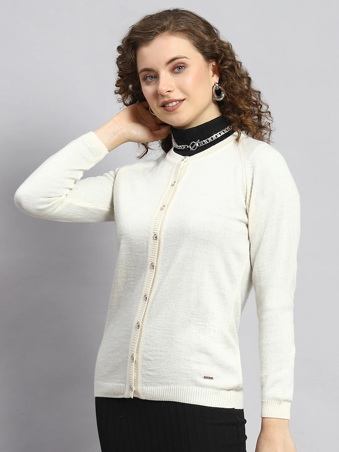 Women Cream Solid Cardigan - Image 4