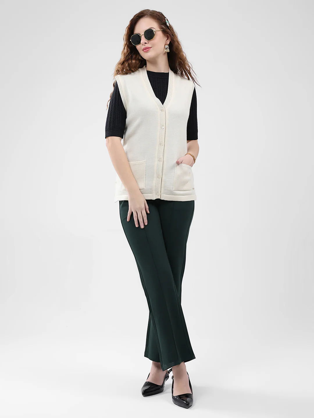 Women Cream Solid V Neck Sleeveless Cardigan - Image 2