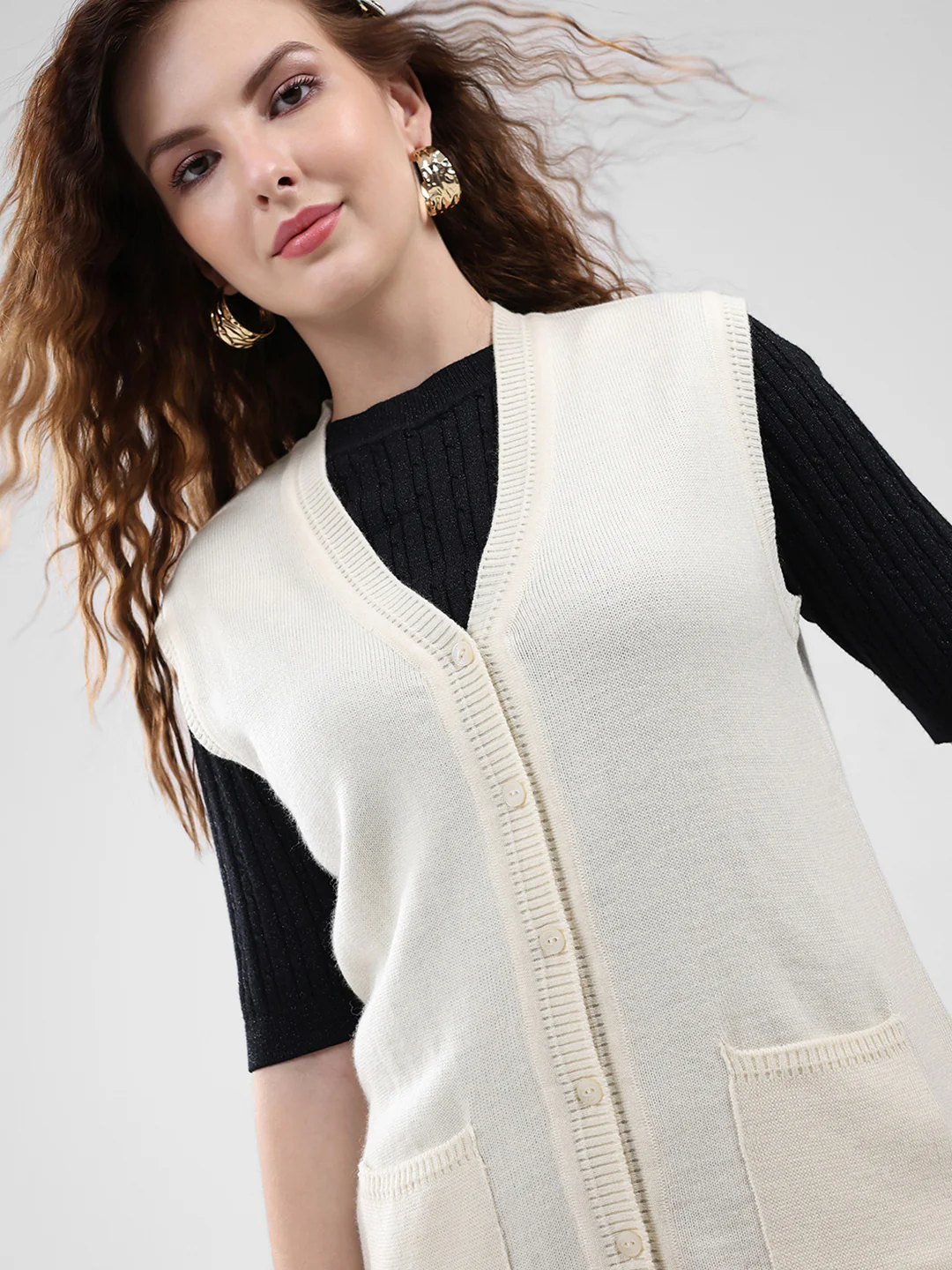 Women Cream Solid V Neck Sleeveless Cardigan - Image 7