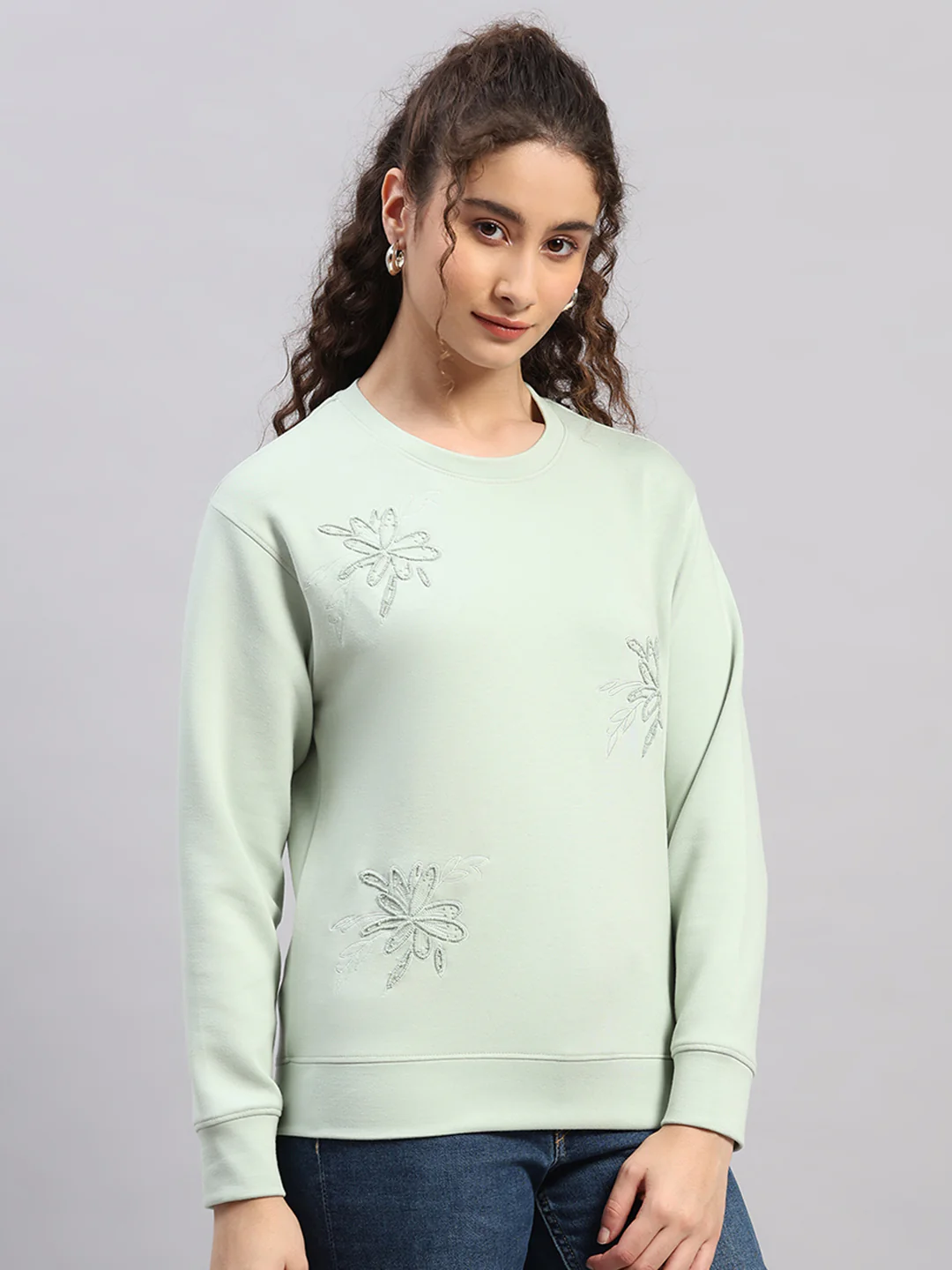 Women Green Embroidered Round Neck Full Sleeve Sweatshirt - Image 4