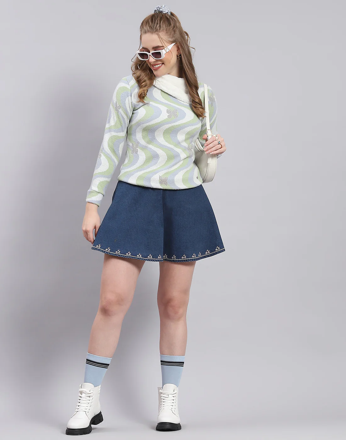 Women Green Printed Collar Full Sleeve Sweatshirt - Image 3