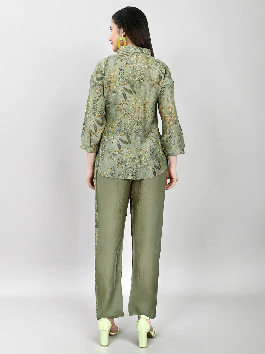 Women Green Printed Collar Half Sleeve Cords Set - Image 4
