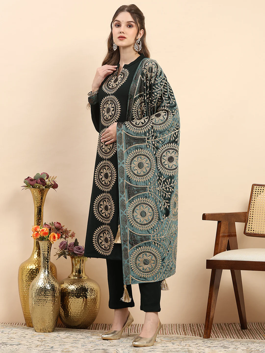 Women Green Printed Round Neck Full Sleeve 3 Pc Kurti Set for Winter - Image 3