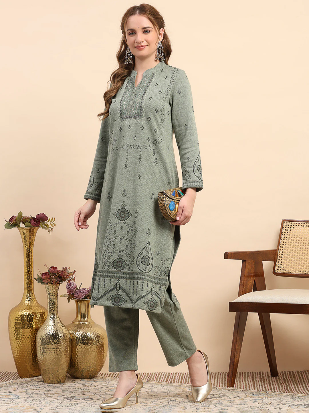 Women Green Printed Round Neck Full Sleeve Kurti Set for Winter - Image 2