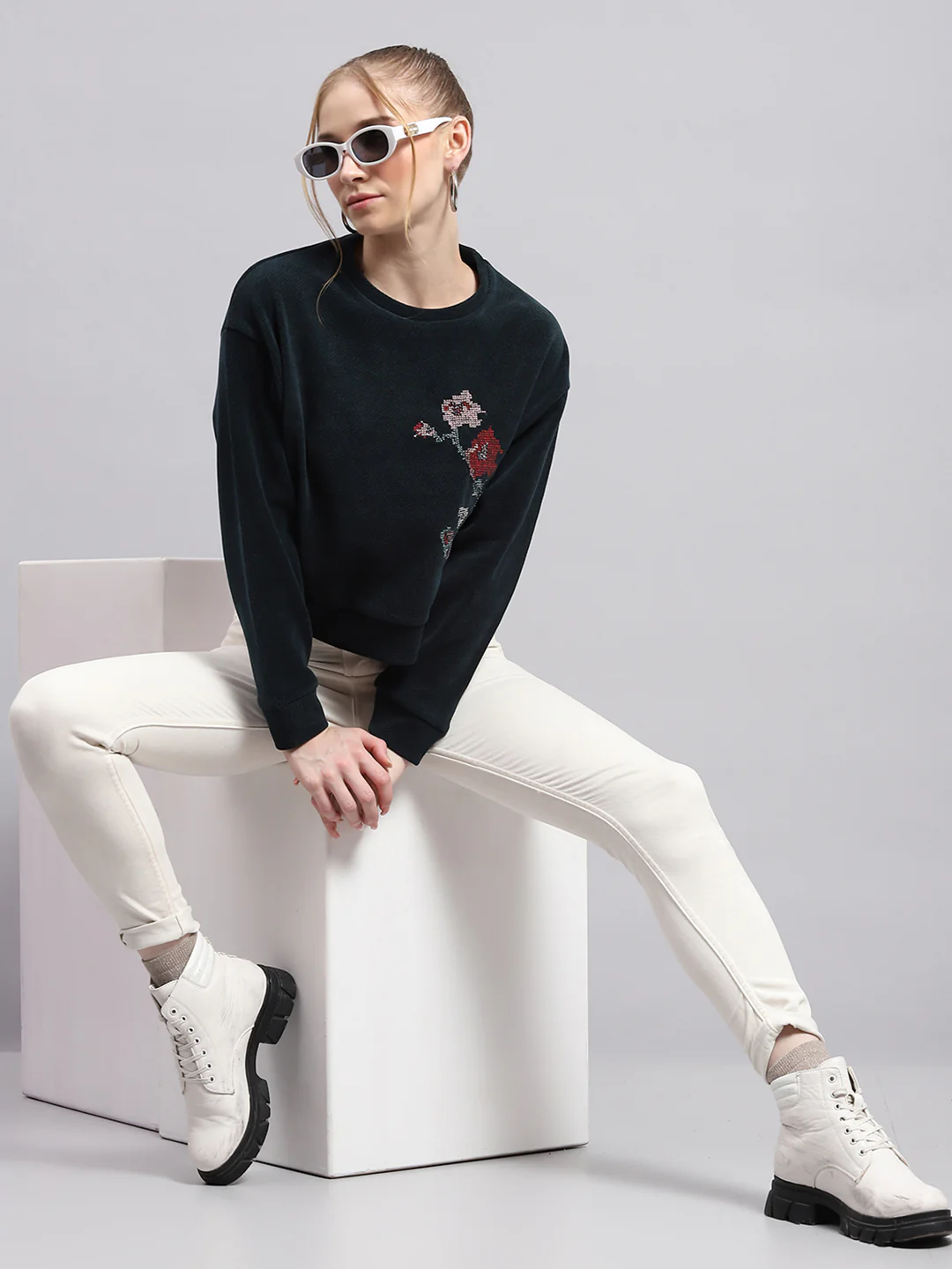 Women Green Printed Round Neck Full Sleeve Sweatshirt - Image 2