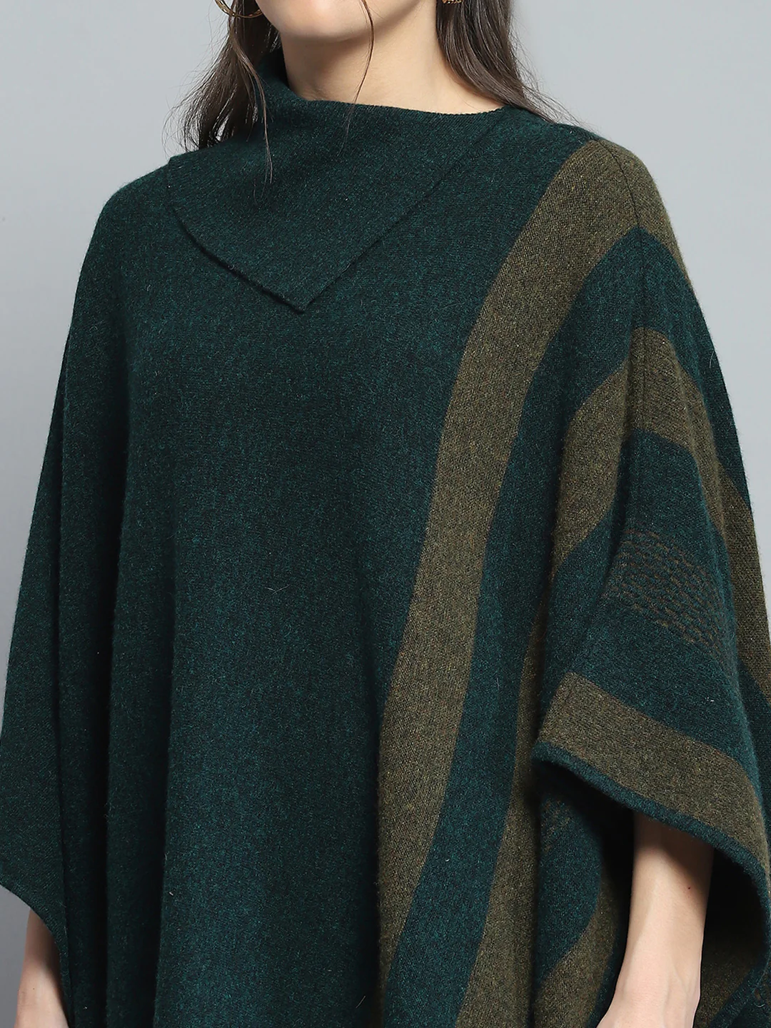 Women Green Self Design Poncho - Image 7