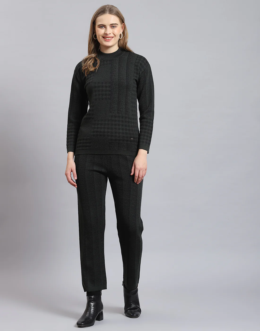 Women Green Self Design Round Neck Full Sleeve Cords Set - Image 2