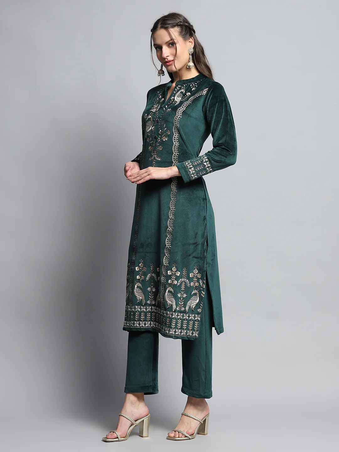 Women Green Self Design Round Neck Full Sleeve Kurti Set for Winter - Image 4