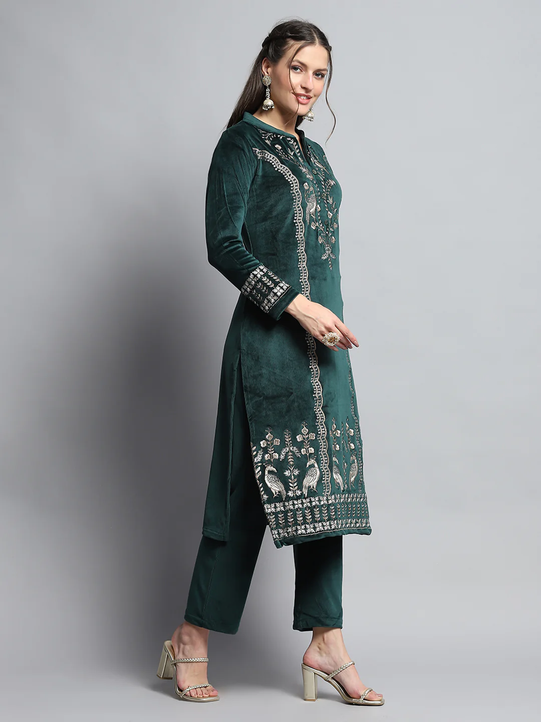 Women Green Self Design Round Neck Full Sleeve Kurti Set for Winter - Image 5