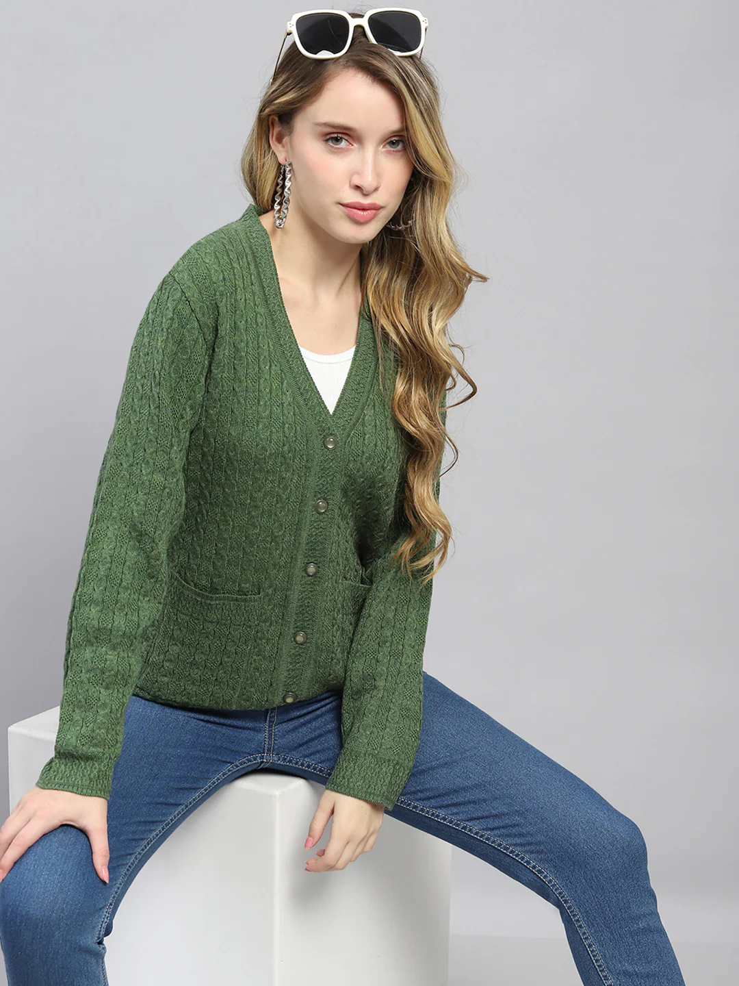 Women Green Self Design V Neck Full Sleeve Cardigan - Image 6