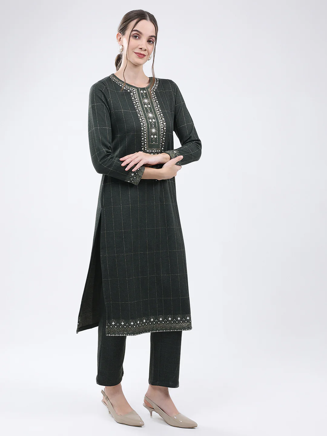 Women Green Self Design Round Neck Full Sleeve Kurti Set for Winter - Image 2