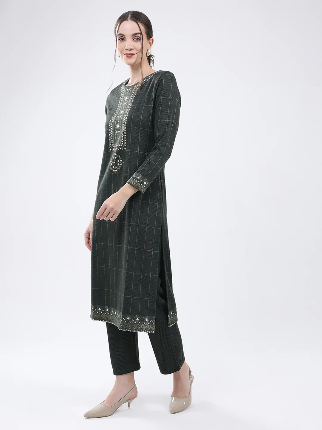 Women Green Self Design Round Neck Full Sleeve Kurti Set for Winter - Image 4