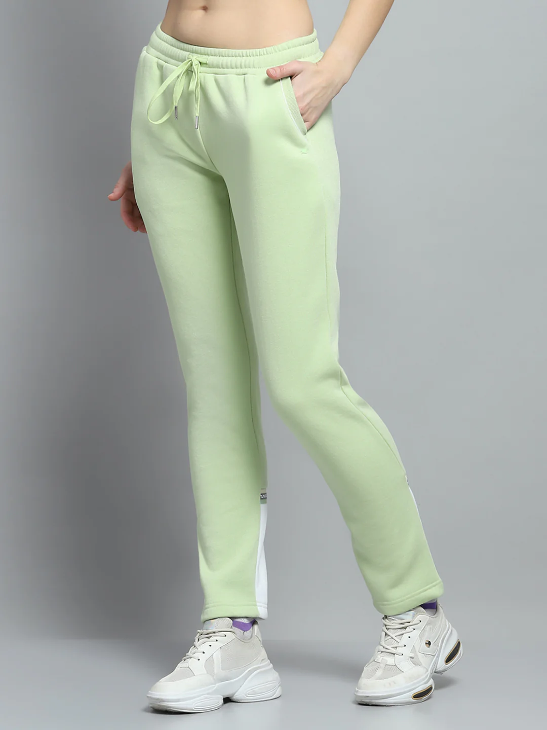 Women Green Solid Hooded Full Sleeve Tracksuit - Image 8