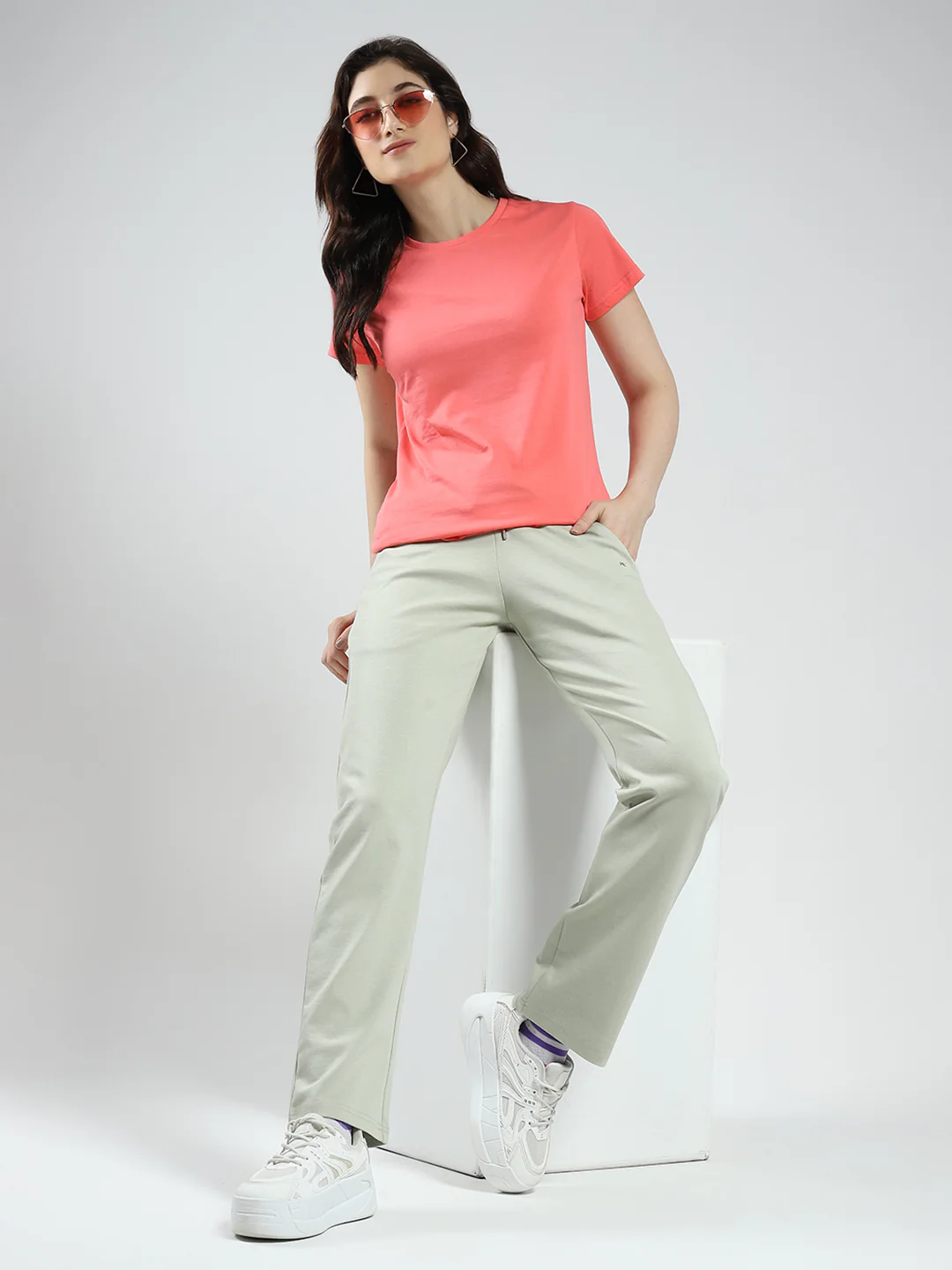 Women Green Solid Regular Fit Lower - Image 2