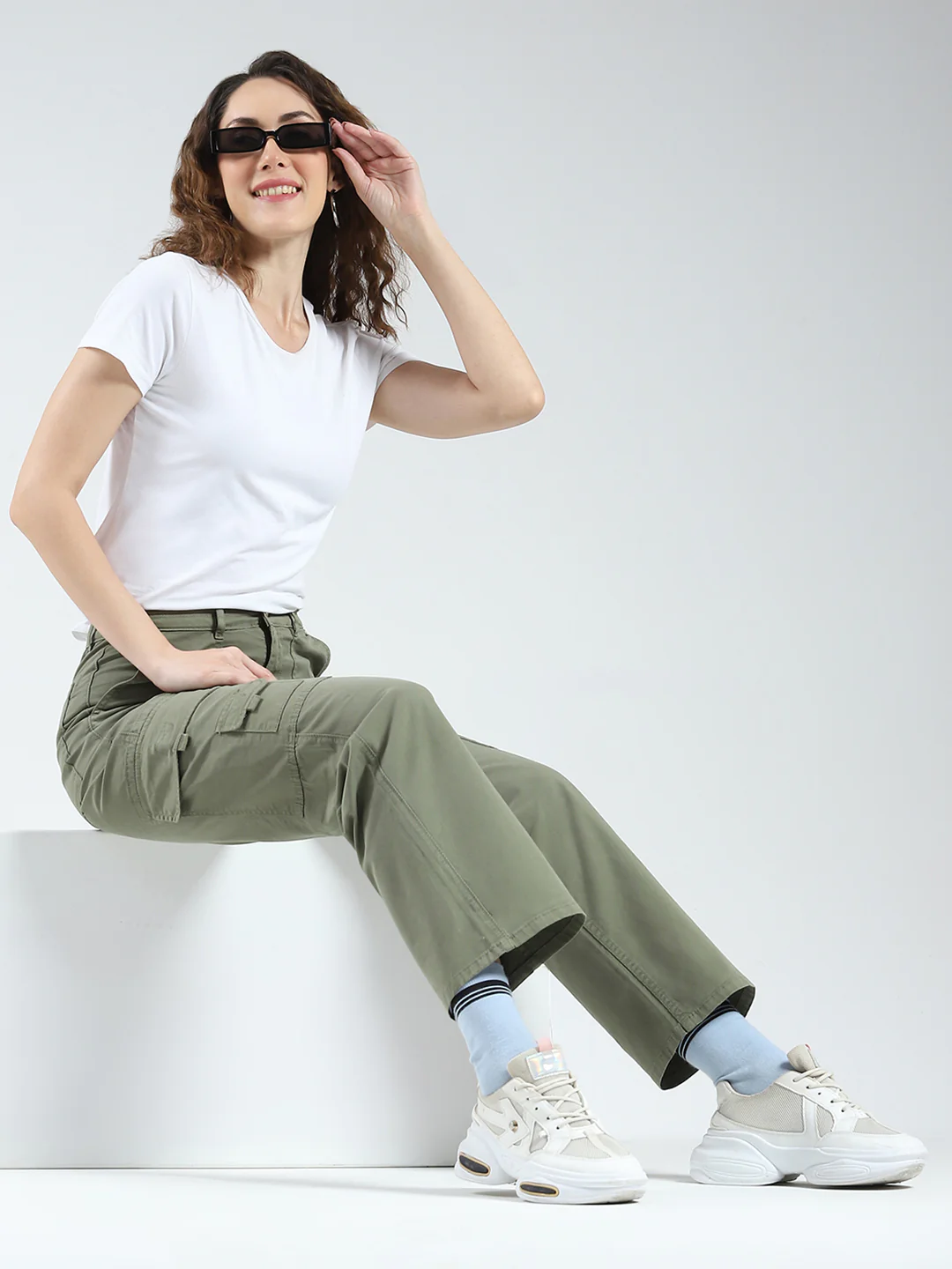 Women Green Solid Straight Fit Cargo - Image 2