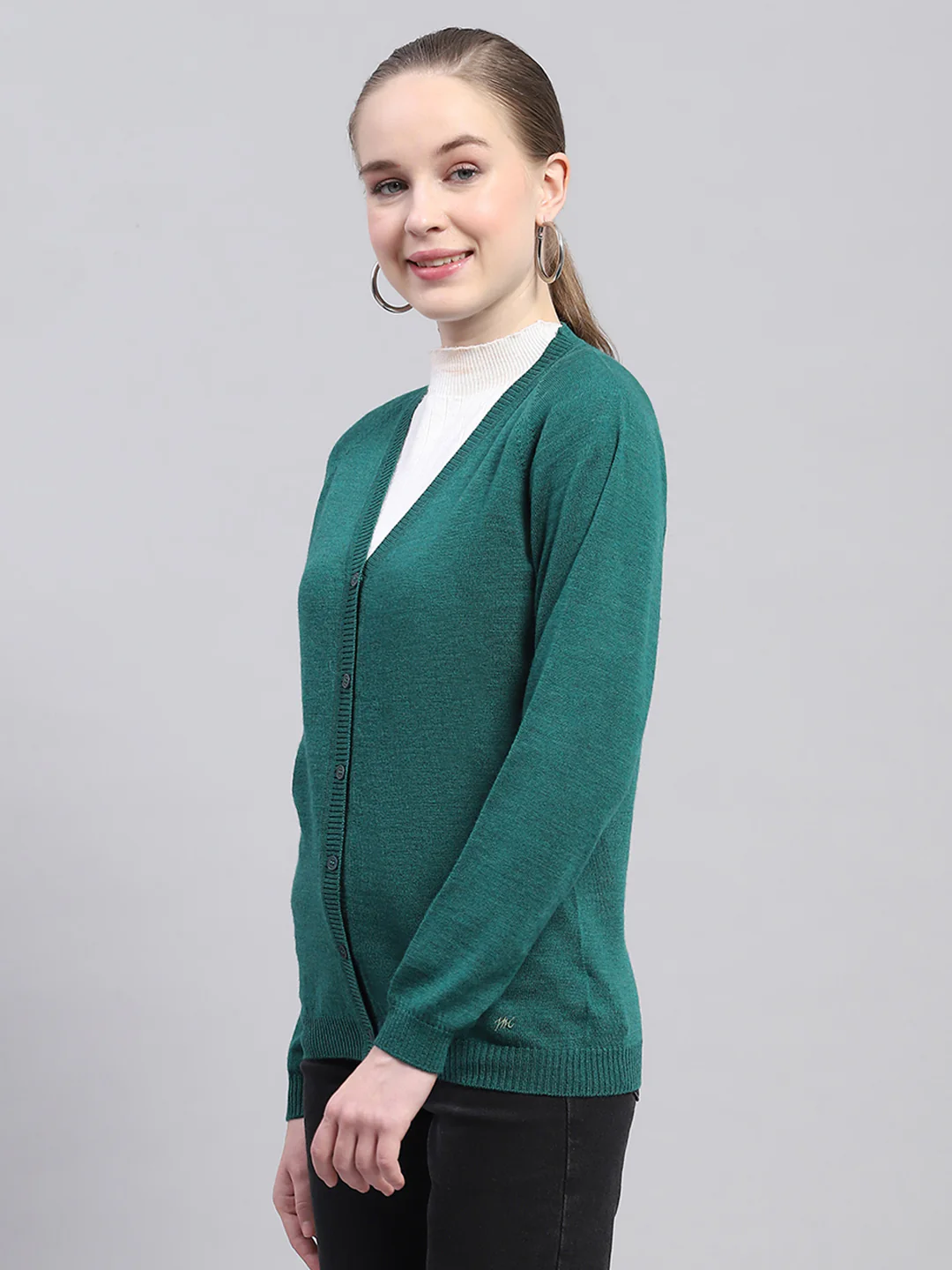 Women Green Solid V Neck Full Sleeve Cardigan - Image 3