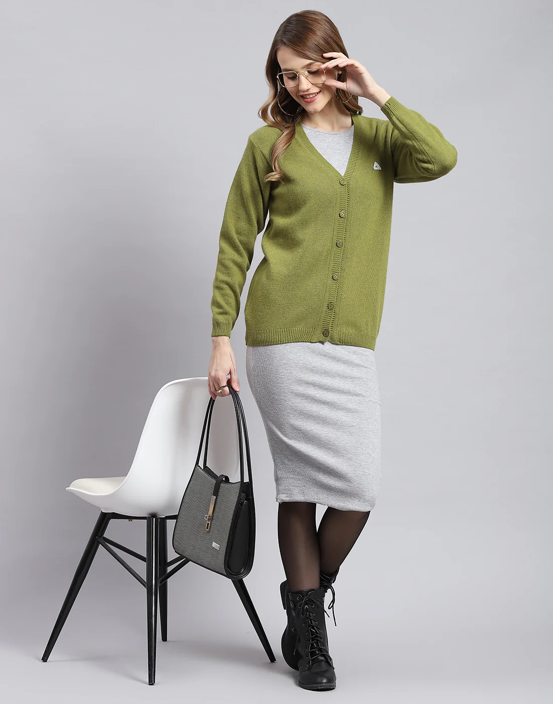 Women Green Solid V Neck Full Sleeve Cardigan - Image 5