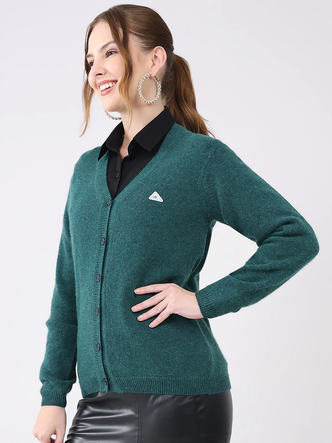 Women Green Solid V Neck Full Sleeve Cardigan - Image 3