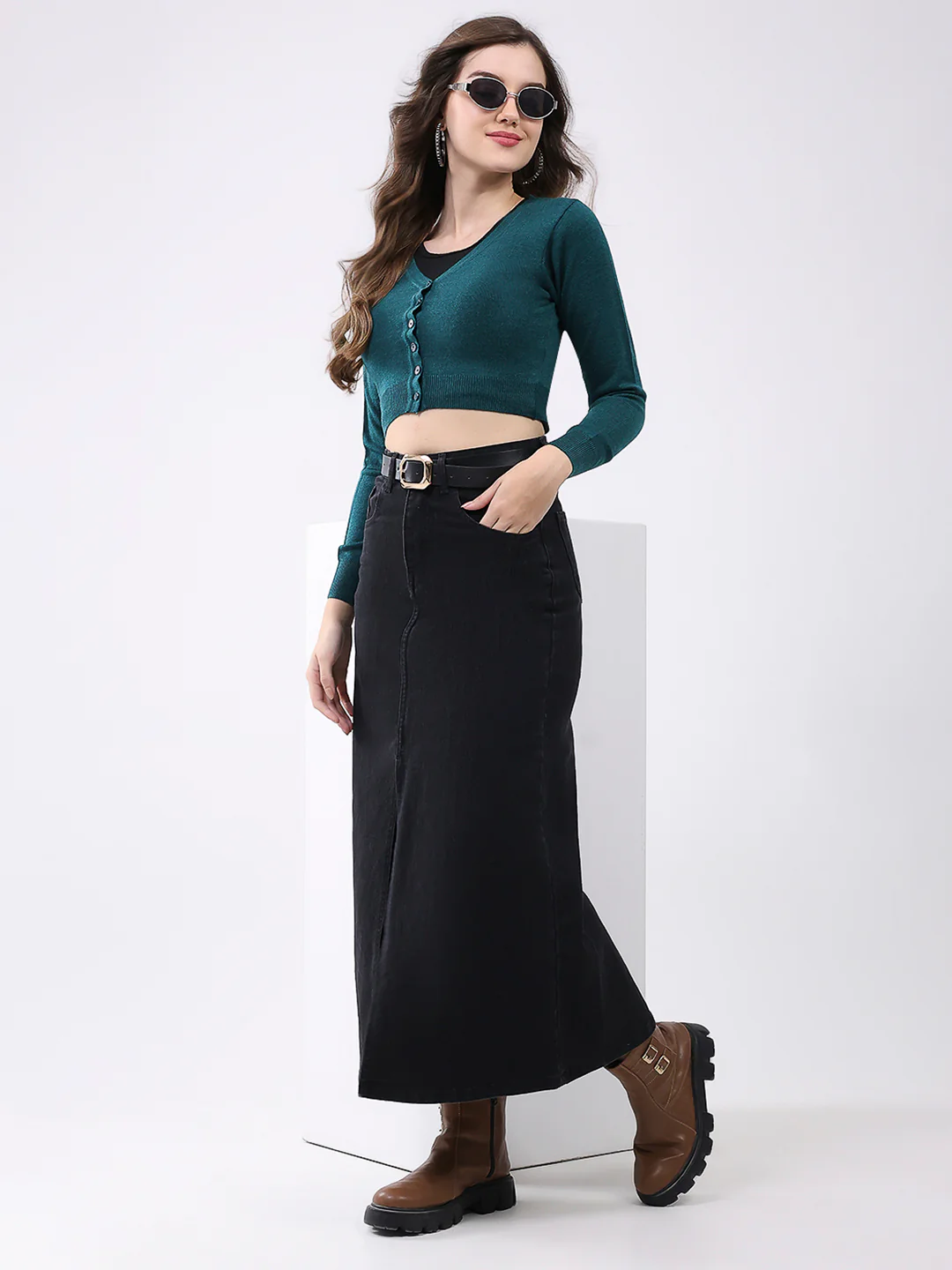 Women Green Solid V Neck Full Sleeve Cardigan - Image 2