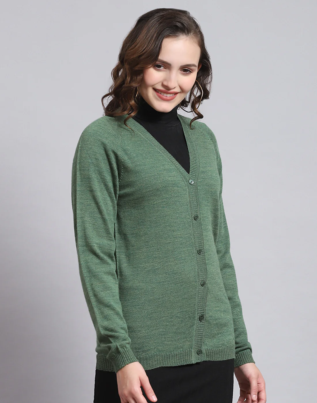 Women Green Solid V Neck Full Sleeve Sweater - Image 4